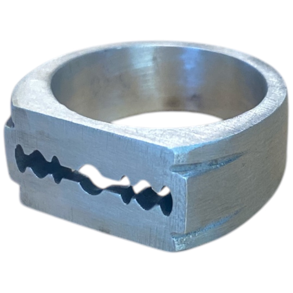 RAZOR RING