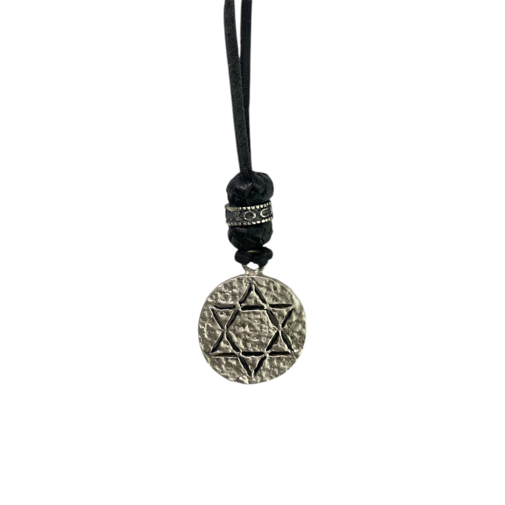 LEATHER AMULET HAMMERED D.STAR