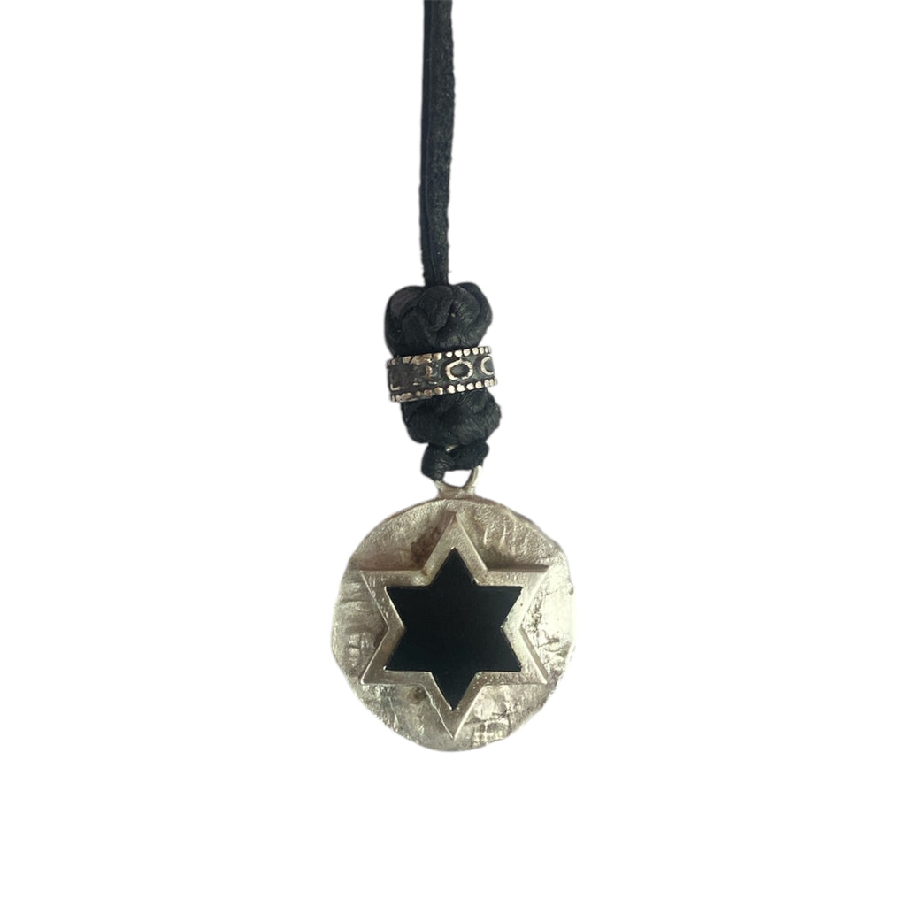 LEATHER AMULET D.STAR STONE
