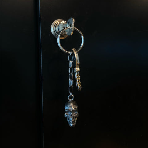 SKULL CARVED HEART KEY CHAIN SMALL SP