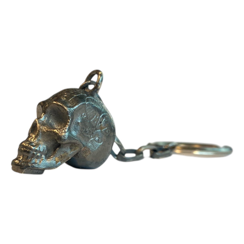 SKULL CARVED HEART KEY CHAIN BIG SP