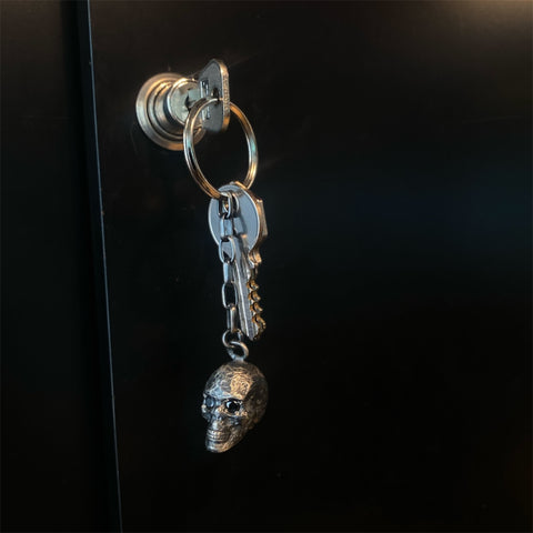 SKULL CARVED KEY CHAIN SMALL
