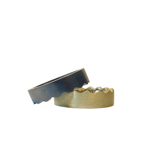 SPLIT EVEN POLISHED N DARK RING