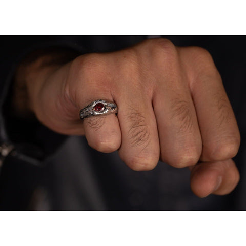 LAVA STONE RING CON GRANATE